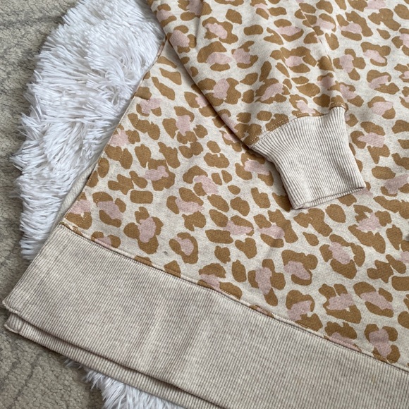 ✨Aerie Oversized Leopard Sweatshirt - Picture 2 of 8